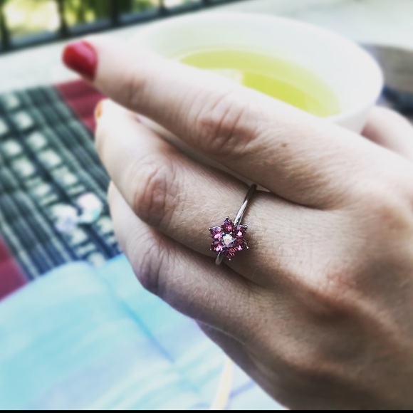 Jewel Flower Ring - Picture 10 of 13